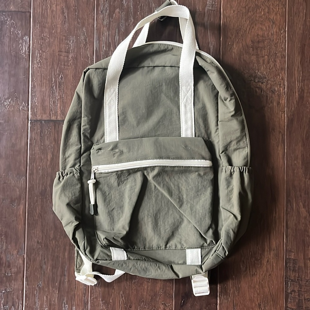 Wild Fable square Olive green backpackk